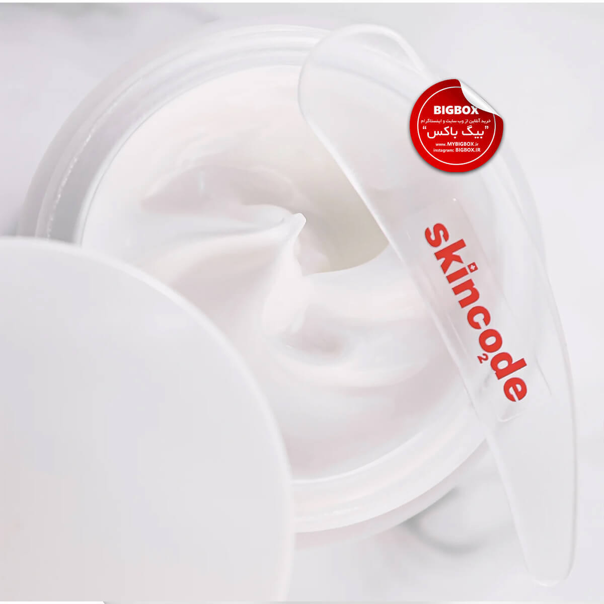  کرم دور چشم احیاکننده اسکین‌کد حجم 15 میلی لیتر 